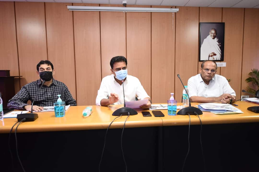 KTR: ఈజ్ ఆఫ్ డూయింగ్ బిజినెస్ ర్యాంకుల్లో తెలంగాణను అగ్ర స్థానంలో నిలిపేందుకు కృషిచేద్దాం Minister KTR Review On ease of doing business in telangana KTR: ఈజ్ ఆఫ్ డూయింగ్ బిజినెస్ ర్యాంకుల్లో తెలంగాణను అగ్ర స్థానంలో నిలిపేందుకు కృషిచేద్దాం