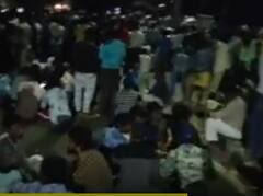 Ring Nets Issue: రాస్తారోకో చేస్తూ ఆగ్రహం వ్యక్తం చేస్తున్న విశాఖ మత్స్యకారులు