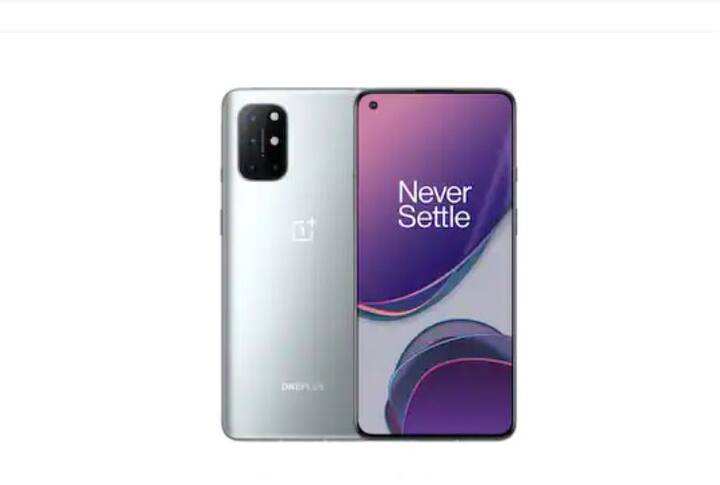 OnePlus 8 Pro গত বছরের এপ্রিলে ভারতে লঞ্চ হয়েছিল। স্মার্টফোনটি 8GB RAM ও 12GB RAM দুটি ভ্যারিয়েন্টে   যথাক্রমে 54,999 ও 59,999 টাকায় পাওয়া যেত। 4,000 টাকা দাম কমার পর আপনি 50,999 টাকায় 8GB RAM ভ্যারিয়েন্ট ও   55,999 টাকায় 12GB ভ্যারিয়েন্ট পেতে পারেন।