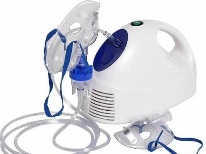 नेब्युलाइजर मशीन (Nebulizer Machine) : यह मशीन कोरोना से लड़ने में काफी मदद करती है. इससे आप संक्रमित के लंग्स (lungs) में डायरेक्टली ऑक्सीजन पहुंचा सकते हैं. अगर इसकी कीमत की बात करें तो यह 1000 से 1500 रुपये तक में बाजार में उपलब्ध है.
