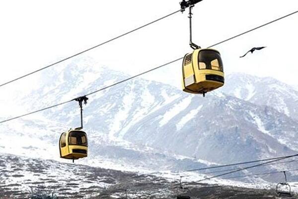 बता दें कि भारी बर्फबारी और बारिश की वजह से बैटरी कार मार्ग पर पंछी हेलिपैड के समीप भूस्खलन हो गया था. जिसके बाद उस रास्ते को बंद कर दिया गया था.