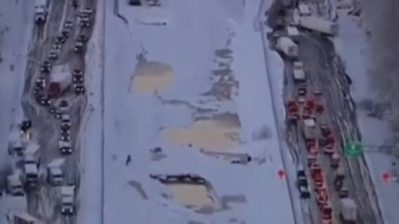 अमेरिका में बर्फ का कहर, सड़कों पर लगा कई घंटों लम्बा जाम