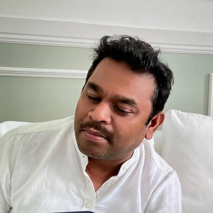 6 जानेवारी 1966 साली चेन्नईमध्ये रेहमान यांचा जन्म झाला. त्यांचे मूळ नाव दिलीप कुमार असे आहे. (photo:arrahman/ig)