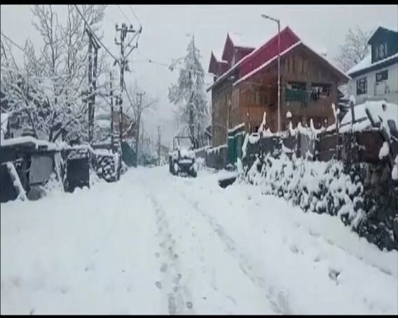 তুষার চাদরে ঢেকেছে উপত্যকা, দেখুন ছবি