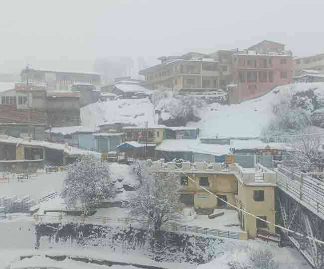कुछ इलाकों में शीत लहर को लेकर चेतावनी जारी की गई है.