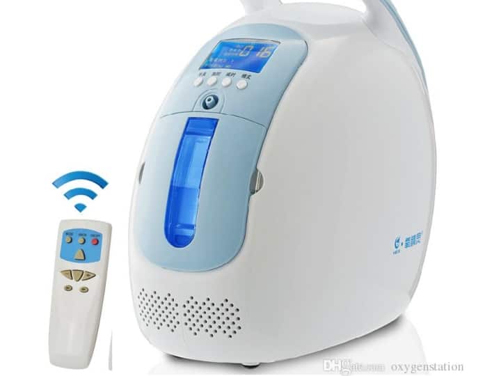पोर्टेबल ऑक्सीजन कन्संट्रेटर (portable oxygen concentrator) : आपको इस समय घर पर पोर्टेबल ऑक्सीजन कन्संट्रेटर भी रखना चाहिए. कोरोना संक्रमितों के ब्लड में ऑक्सीजन का लेवल तेजी से गिरता है, ऐसे में पोर्टेबल ऑक्सीजन कन्संट्रेटर इमरजेंसी में काफी कारगर हो सकता है. यह बाजार में 500 रुपये से शुरू होता है.