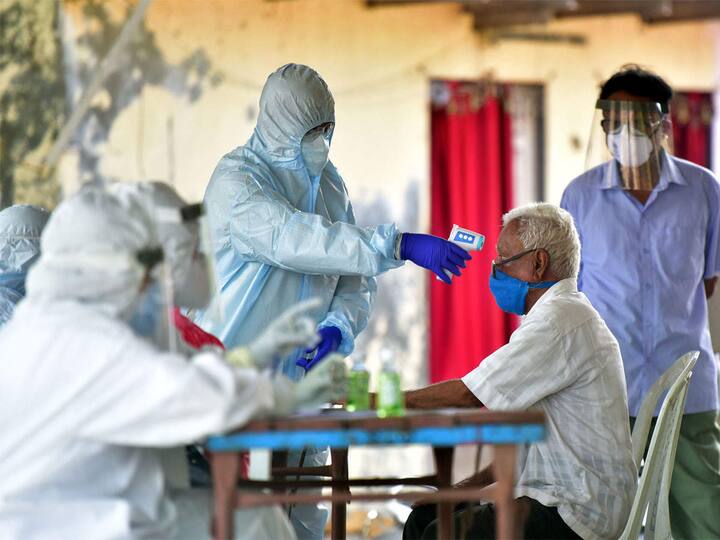 वहीं महाराष्ट्र में कोरोना बहुत तेजी से बढ़ता जा रहा है. इसको लेकर राज्य के स्वास्थ्य विभाग का कहना है कि अभी यहां पर स्थिति ठीक है इसलिए लॉकडाउन पर विचार नहीं किया जा रहा है. इसके बारे में तब सोचा जाएगा जब राज्य में ऑक्सीजन की मांग 800 मीट्रिक टन प्रतिदिन से ज्यादा होगी. इसके अलावा ये भी कहा कि जब अस्पतालों में 40 प्रतिशत से अधिक कोरोना बेड हो जाएंगे तो लॉकडाउन या लॉकडाउन जैसे प्रतिबंधों पर फैसला लिया जाएगा.