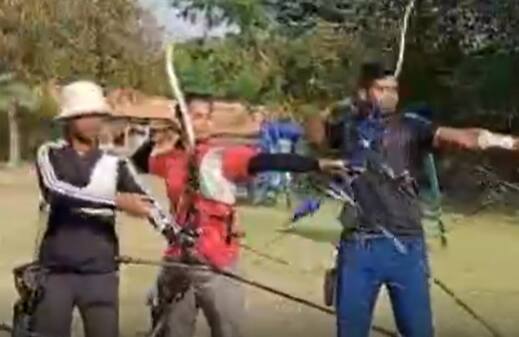 Archery Training : కామారెడ్డి జిల్లా దోమకొండలో ఉచిత విలువిద్య శిక్షణ