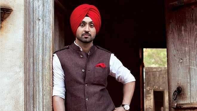 आपको ये भी बता दें कि दिलजीत ऐसे एक्टर है जिनके कॉन्ट्रेक्ट में लिखा है कि वो कभी भी किसी फिल्म में इंटीमेट या किस सीन नहीं देंगे. इसके साथ ही वो ऐसा कुछ नहीं करेंगे, जिसमें सिख समुदाय का मजाक उड़ाने वाले कोई काम हो.