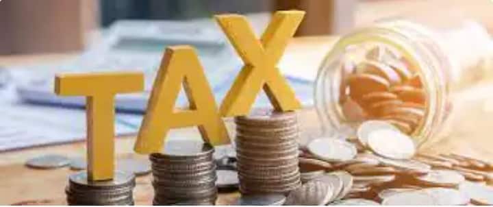 আপনার বকেয়া করের ৫০ শতাংশ পর্যন্ত জরিমানা আরোপ করতে পারে আয়কর বিভাগ। যা আপনি আয়কর রিটার্ন (ITR) ফাইল না   করে গোপন করতে চেয়েছিলেন। একইভাবে কর ফাঁকির দায়ে জেলে যেতে হতে পারে আপনাকে।