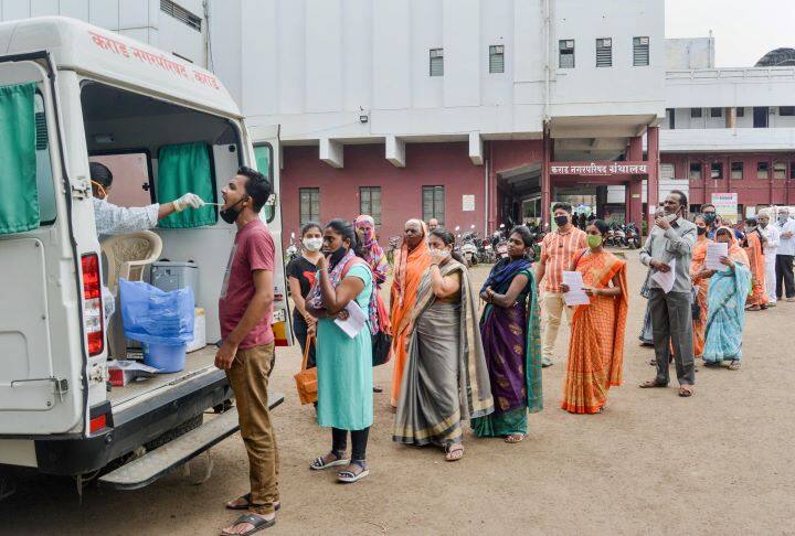 Coronavirus LIVE updates Omicron Cases Updates Jan 6 India Covid Restrictions Delhi Red Alert PM Modi Covid Night Curfew Positivity Rate Coronavirus HIGHLIGHTS: Odisha Imposes Night Curfew From Friday. 100 Guests At Wedding, 50 At Funeral