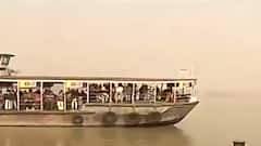 Covid Protocols: করোনা সংক্রমণের মাঝেই অফিস টাইমে ফেরিগুলিতে থিকথিকে ভিড়, উধাও দূরত্ব বিধি। Bangla News