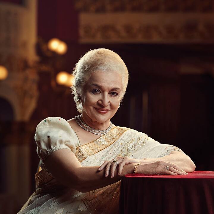 The legendary actress is considered as one of the most influential actors of Hindi cinema. The Padma Shri awardee is sheer elegance in the pictures. (Picture Courtesy: @abujanisandeepkhosla/Instagram)