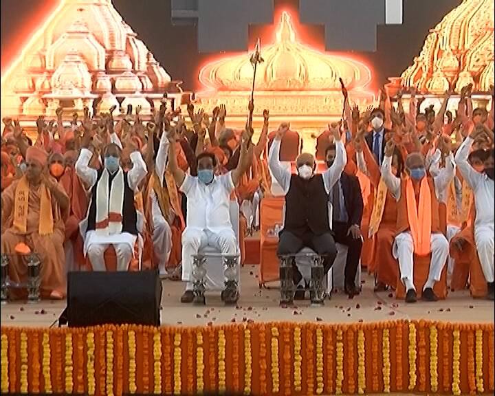 Ahmedabad Sant Sammelan Super spreader : CM Bhupendra Patel and CR Patil may threat of Corona CM ભૂપેન્દ્ર પટેલ અને CR પાટિલને કોરોના થવાનો ખતરો, જાણો શું છે કારણ ?