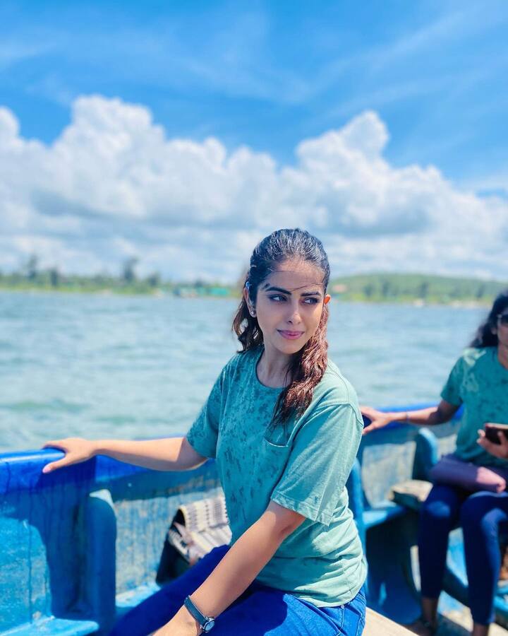 ప్రస్తుతం చేతినిండా సినిమాలతో చాలా బిజీగా ఉంది అవికా. -Image credit: Avika gor/Instagram