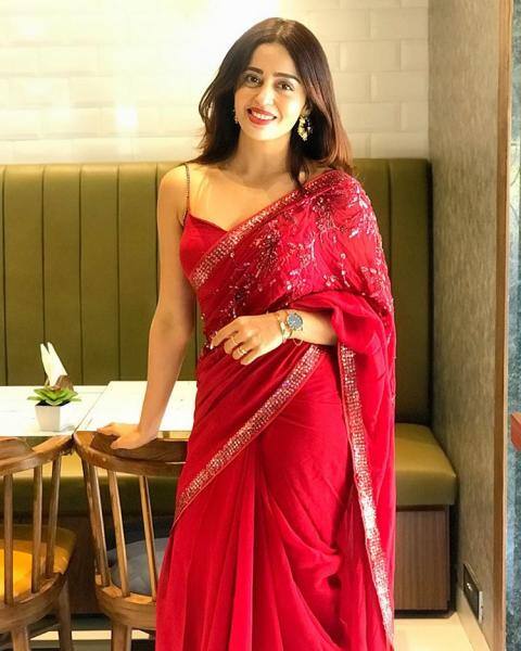 नेहा को अब अनीता भाभी का किरदार निभाते हुए करीब एक साल बीत चुका है और वह इस किरदार में रच-बस गई हैं. फैंस ने उन्हें इस किरदार में उनकी एक्टिंग के लिए काफी सराहा है.