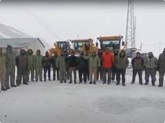 Jammu Kashmir Snowfall: जोजिला में बर्फ हटाने का काम शुरू, लोगों ने की बीआरओ की तारीफ