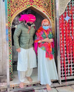 Dipika kakar और Shoaib Ibrahim ने किए अजमेर शरीफ के दर्शन, सिर पर पगड़ी और शॉल के साथ तस्वीरें
