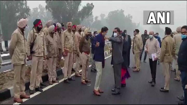 वहीं कोर्ट पंजाब सरकार की तरफ से कहा गया कि राज्य सरकार की तरफ से मामले की पूरी गंभीरता से जांच की जा रही है. अफसरों को जांच के लिए तलब किया गया है और दोषी पर सख्त कार्रवाई की जाएगी.