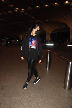 Katrina Kaif at Airport: शादी के बाद पहली बार पब्लिकली स्पॉट हुईं कैटरीना, एयरपोर्ट पर दिखा शानदार लुक