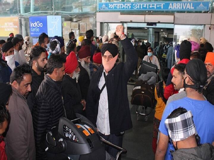 Amritsar Airport COVID Cases: Lab Under Probe After Passengers Claim Test Results To Be Incorrect Amritsar Airport COVID Cases: ఇటలీ నుంచి వచ్చిన వారందరికీ కొవిడ్ ఉందా? లేదా? అంతా గందరగోళం!