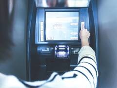 ATM Fraud: आप भी ना हो जाएं फ्रॉड के शिकार, इन टिप्स को अपनाकर करें सेफ Transaction