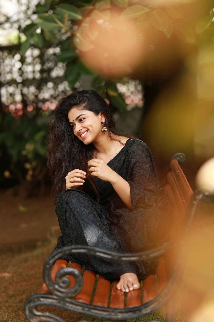 கருப்புதான் நமக்கு புடிச்ச கலரு