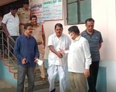 Puttaparthi:నేతలను ముందు జాగ్రత్తగా అరెస్ట్ చేసిన పోలీసులు