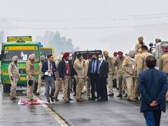 PM Modi's Security Breach: पीएम मोदी की सुरक्षा में हुई चूक के मामले में 150 अज्ञात लोगों के खिलाफ पुलिस ने दर्ज की FIR