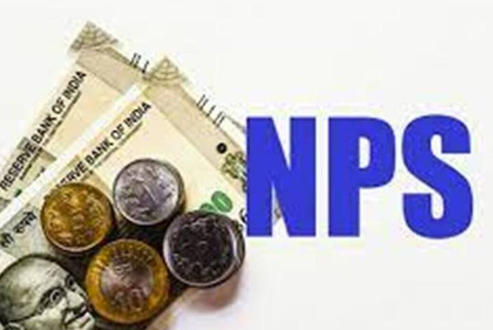 ਅਜਿਹਾ ਕਰਨ ਨਾਲ ਭਵਿੱਖ ਸੁਰੱਖਿਅਤ ਵੀ ਨਹੀਂ ਰਹਿ (Safe Future) ਪਾਉਂਦਾ ਹੈ ਤੇ ਪੈਸਾ ਡੁੱਬਣ ਦਾ ਖਤਰਾ ਵੀ ਵਧ ਜਾਂਦਾ ਹੈ।  ਜੇਕਰ ਤੁਸੀਂ ਵੀ ਆਪਣੇ ਬੁਢਾਪੇ ਨੂੰ ਲੈ ਕੇ ਪ੍ਰੇਸ਼ਾਨ ਹੋ ਤਾਂ ਸਾਡੇ ਦੁਆਰਾ ਦੱਸੀ ਗਈ ਪੈਨਸ਼ਨ ਸਕੀਮ (Pension Scheme) ‘ਚ ਨਿਵੇਸ਼ ਕਰ ਸਕਦੇ ਹੋ। ਇਹ ਨੈਸ਼ਨਲ ਪੈਨਸ਼ਨ ਸਕੀਮ ਹੈ। ਇਹ ਸਰਕਾਰ ਦੁਆਰਾ ਚਲਾਈ ਜਾਣ ਵਾਲੀ ਸਕੀਮ ਹੈ। ਇਸ ਲਈ ਇਸ 'ਚ ਜ਼ੋਖਮ ਦਾ ਖਤਰਾ ਘੱਟ ਹੁੰਦਾ ਹੈ।