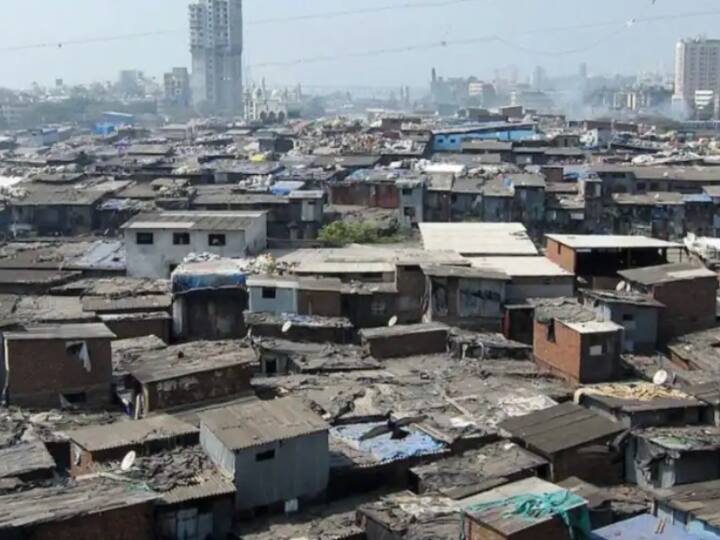 Mumbai's Dharavi reports 150 new COVID cases in the last 24 hours, 93 policemen test positive Dharavi Corona Cases: मुंबई की झुग्गी बस्ती धारावी में फिर कोरोना की एंट्री, एक्टिव केस की संख्या 500 के पार