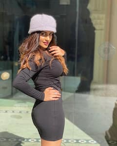 Yasika Anand வசந்த முல்லை போலே வந்து ஆடிடும் வென் புறா.. யாஷிகா ஆனந்தின் லேட்டஸ்ட் போட்டோ க்ளிக்ஸ்..!