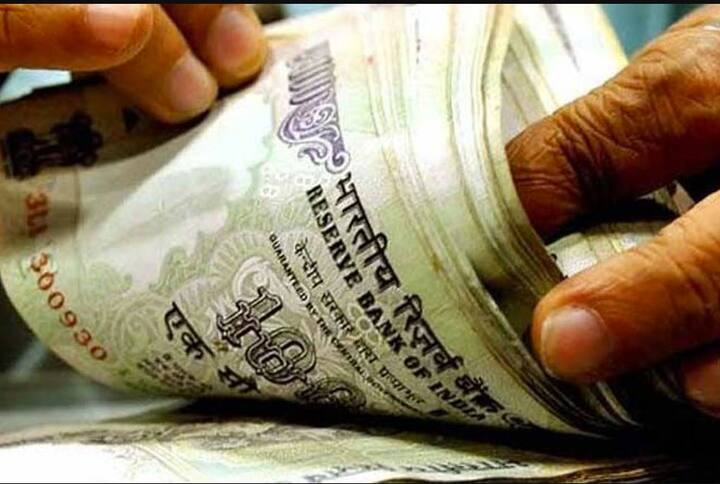 National Pension Scheme: ਕਹਿੰਦੇ ਹਨ ਕਿ ਸੁਰੱਖਿਅਤ ਭਵਿੱਖ ਲਈ ਸਹੀ ਨਿਵੇਸ਼ ਦੀ ਪਲਾਨਿੰਗ (Investment Planning) ਕਰਨਾ ਬਹੁਤ ਜ਼ਰੂਰੀ ਹੈ। ਲੋਕ ਕਈ ਵਾਰ ਆਪਣੇ ਬੁਢਾਪੇ ਲਈ ਫੰਡ (Fund for Old Age) ਇਕੱਠਾ ਕਰਨ ਦੀ ਕੋਸ਼ਿਸ਼ ਕਰਦੇ ਹਨ ਪਰ ਸਹੀ ਜਾਣਕਾਰੀ ਨਾ ਹੋਣ ਕਾਰਨ ਸਹੀ ਥਾਂ ਨਿਵੇਸ਼ ਨਹੀਂ ਕਰ ਪਾਉਂਦੇ।