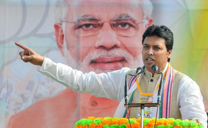 इसके अलावा त्रिपुरा में सीएमओ के एक अधिकारी ने जानकारी दी है कि, बिप्लब कुमार देब ने दोपहर में अगरतला में मेहर कालीबाड़ी का दौरा किया और पीएम के लिए लंबी उम्र की प्रार्थना की. वहीं देब ने ट्वीट के जरिए कहा कि, आज मेहर कालीबाड़ी मंदिर गए, मां काली की पूजा की और शिवलिंग का अभिषेक किया. मां काली और भोलेनाथ मां भारती के पुत्र हमारे प्रिय प्रधानमंत्री नरेंद्र मोदी जी को दीघार्यु प्रदान करें.