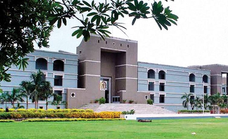 The High Court took an important decision in view of the growing case of Corona in Gujarat ગુજરાતમાં કોરોના બેકાબૂ થતા હાઇકોર્ટે લીધો મહત્વનો નિર્ણય, જાણો વિગત