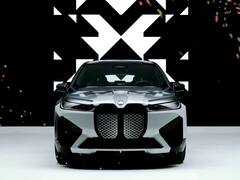 Color-Changing Car: एक बटन दबाते ही अपना रंग बदल देगी ये कार, BMW ने पेश की धमाकेदार टेक्नोलॉजी