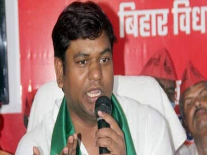 Bihar Politics: Mukesh Sahani party calls Ajay Nishad compassionate MP, said- he will not be seen in 2024 loksabha Election Bihar Politics: मुकेश सहनी की पार्टी ने अजय निषाद को बताया अनुकंपा वाला सांसद, कहा- 2024 में वो नजर नहीं आएंगे