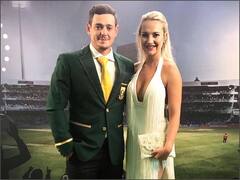 Photos: चीयरलीडर थीं Quinton de Kock की वाइफ Sasha Hurly, Mumbai Indians के खिलाफ मैच के दौरान हुआ प्यार!
