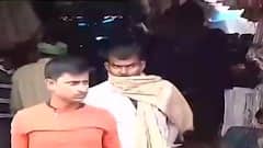 Corona Restrictions: ফিরছে না হুঁশ, করোনার বাড়বাড়ন্তের মধ্যেও কলকাতার একাধিক বাজারে মাস্ক-হীন মুখের সারি | Bangla News