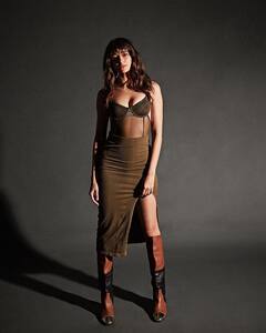 Ananya Panday: పెన్సిల్ స్కర్ట్ లో అనన్య బోల్డ్ అవతార్..