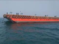 Sindhudurg News : 'टग' फ्लोटिंग पंटून खोल समुद्रात इंजिनच्या पंख्यांमध्ये जाळं अडकल्यानं बंद