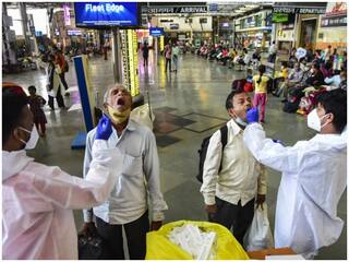 Mumbai Covid-19 Update: मुंबई में नहीं थम रही कोरोना की रफ्तार, बीते 24 घंटे में 8 सौ से ज्यादा नए केस दर्ज, 1 मरीज की हुई संक्रमण से मौत