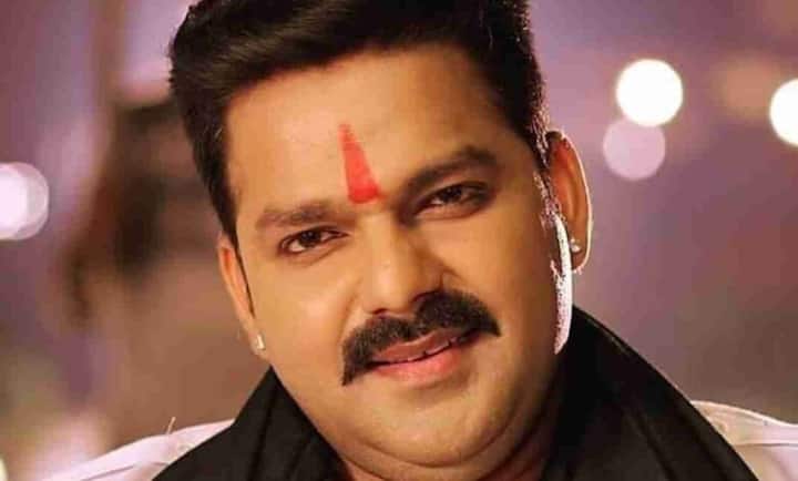 भोजपुरी सिनेमा के पावर स्टार पवन सिंह एक फिल्म के लिए 45 से 50 लाख रुपए चार्ज करते हैं.