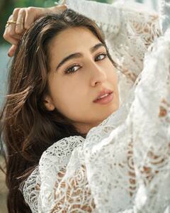 Sara Ali Khan Photoshoot: जालीदार टॉप पहने Sara Ali Khan ने मचाया कोहराम, देखें सैफ की लाडली का कातिलाना अंदाज