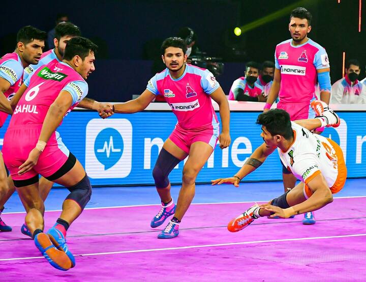 pro kabaddi league season 8 sports jaipur pink panther beat puneri paltan nitin tomar deepak hooda arjun deshwal aslam inamdar Pro Kabaddi League 2021-22: कप्तान बदलकर भी नहीं मिली पुनेरी पलटन को जीत, जयपुर ने दर्ज की सीजन की तीसरी जीत