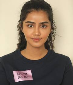 Anupama Parameswaran Photos: 'ఎంత పొగిడినా.. కొంత మిగిలిపోయేంత అందం నీది..'