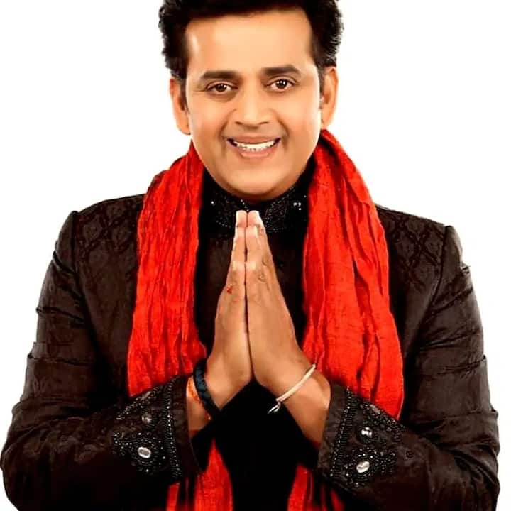 भोजपुरी सेलेब रवि किशन एक साल में करीब 15 से 20 फिल्मों में काम करते हैं. रिपोर्ट्स के अनुसार रवि किशन एक फिल्म के लिए 50 लाख रुपए फीस के तौर पर लेते हैं.