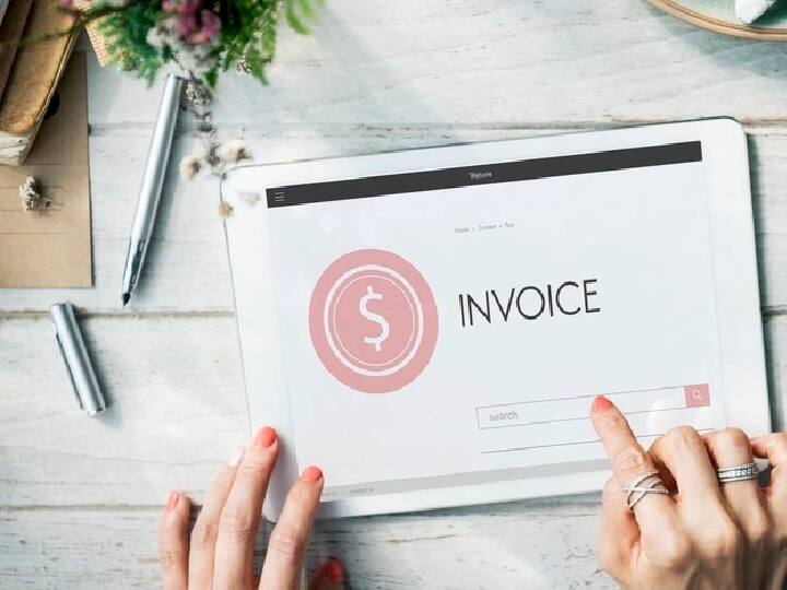 इसके बाद आप पर्सनल लोन लेने के लिए आपनी Eligibility चेक करें. Eligibility से आपको पता चलेगा कि आप लोन लेने के पात्र है या नहीं. इसके बाद आप Apply Now के ऑप्शन पर क्लिक करें. (PC: Freepik)