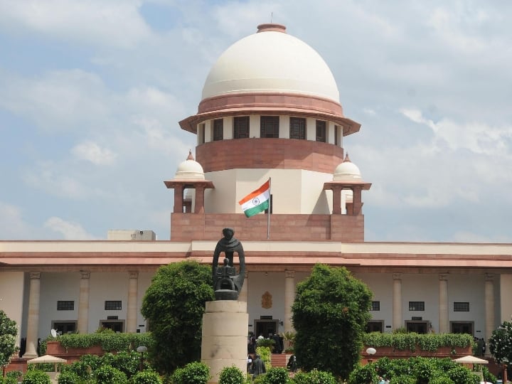 Supreme Court Allows 10 Percent EWS OBC 27 Percent Reservations in NEET UG PG Counselling 2021 NEET OBC Reservations: నీట్ పీజీ కౌన్సెలింగ్‌.. సీట్ల కోటాను ఖరారు చేసిన సుప్రీం ధర్మాసనం