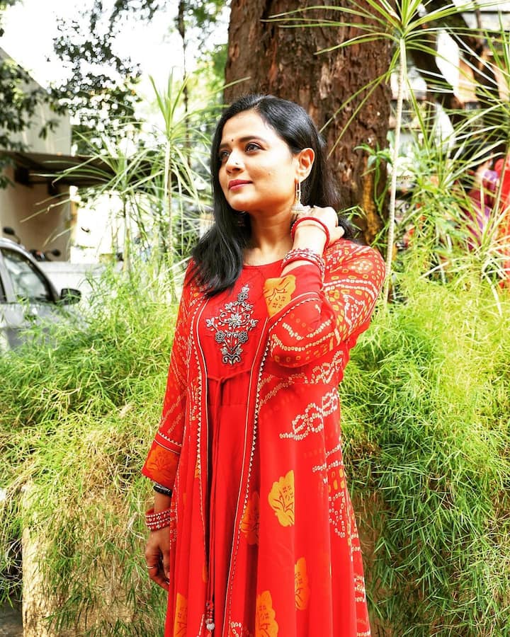 'आयडियाची कल्पना', 'संदूक', 'धागेदोरे', 'अनवट' अशा अनेक चित्रपटांमध्ये भार्गवीने काम केलंय. त्याचसोबत ती अनेक गाजलेल्या मालिकांमध्येही झळकली आहे.(photo:bhargavi_chirmuley/ig)